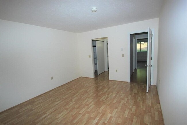 Building Photo - 76 Highwood Dr