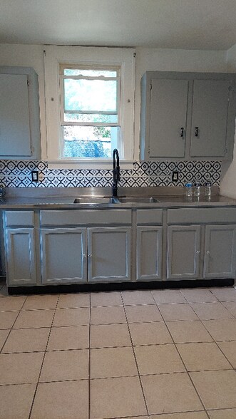 Building Photo - 17 Montier St