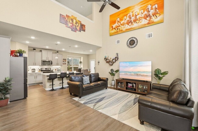 Building Photo - 812 Coronado Terrace Ln
