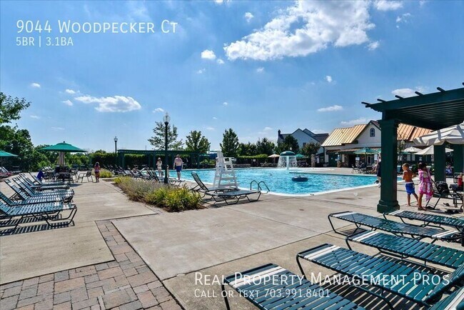 Building Photo - 9044 Woodpecker Ct
