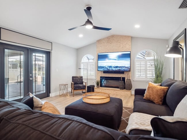 Building Photo - 6 Clinton Ct N