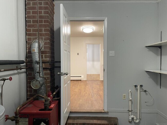 Building Photo - 107 Caran Rd