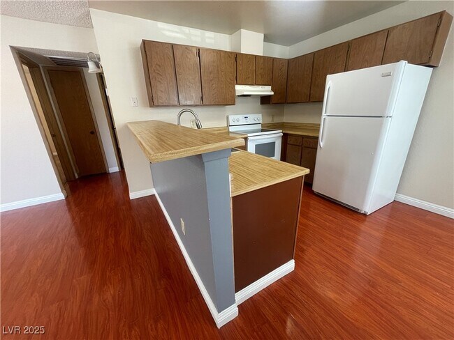 Building Photo - 2742 Alicialynn Way
