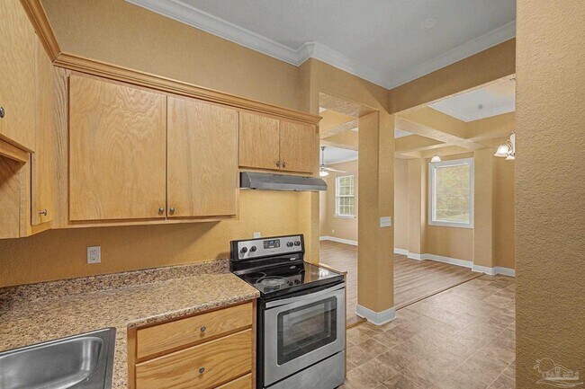 Building Photo - 542 S 72nd Ave
