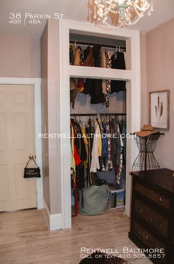 Building Photo - 38 Parkin St