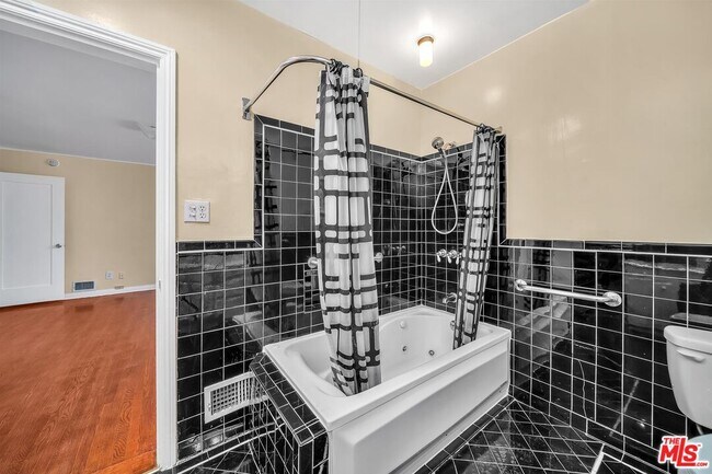 Building Photo - 359 S Highland Ave