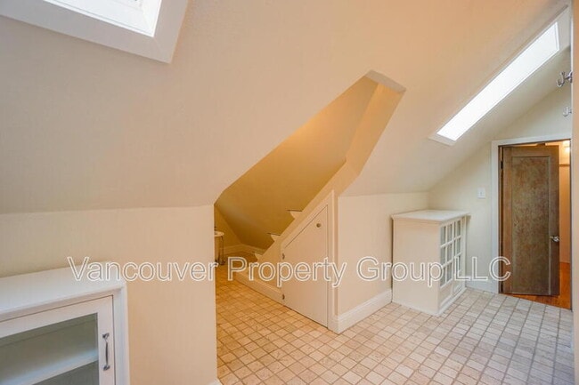 Building Photo - 2814 H St