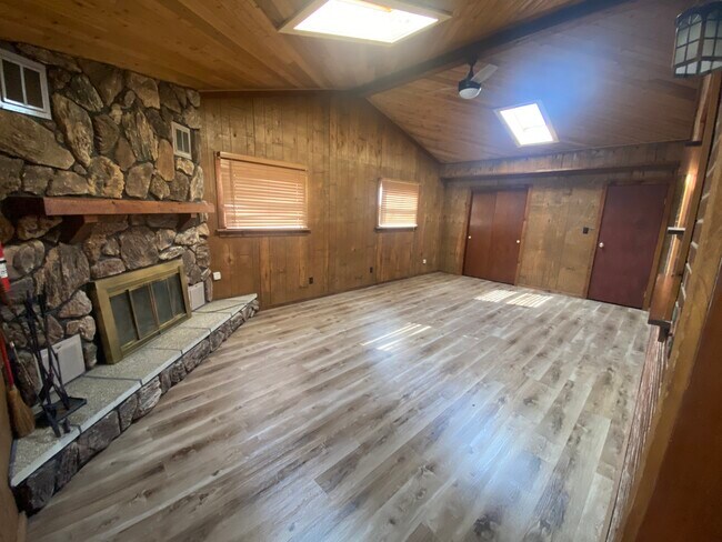 Building Photo - 227 Doyle Ave