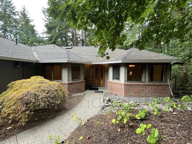 Building Photo - 11011 S Southridge Dr