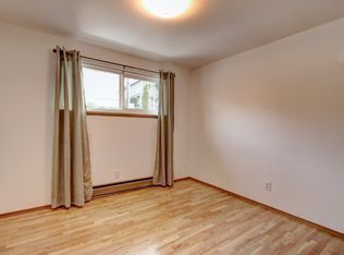Building Photo - Queen Anne Triplex