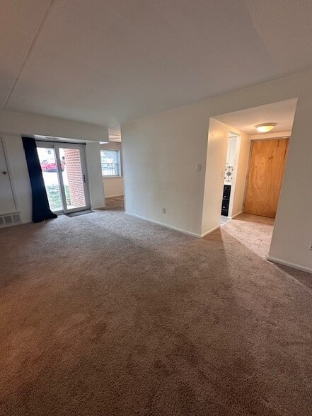 Building Photo - 2703 Eagle Rd