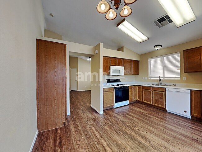 Building Photo - 5752 Taj Mahal Dr