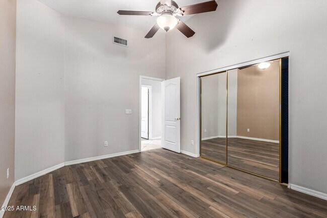 Building Photo - 6401 W Orchid Ln