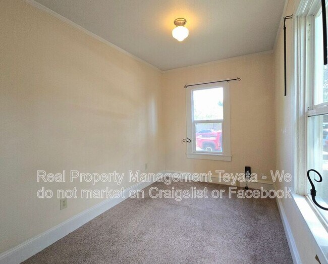 Building Photo - 1405 Halleck St