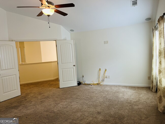 Building Photo - 369 Cliffhaven Cir