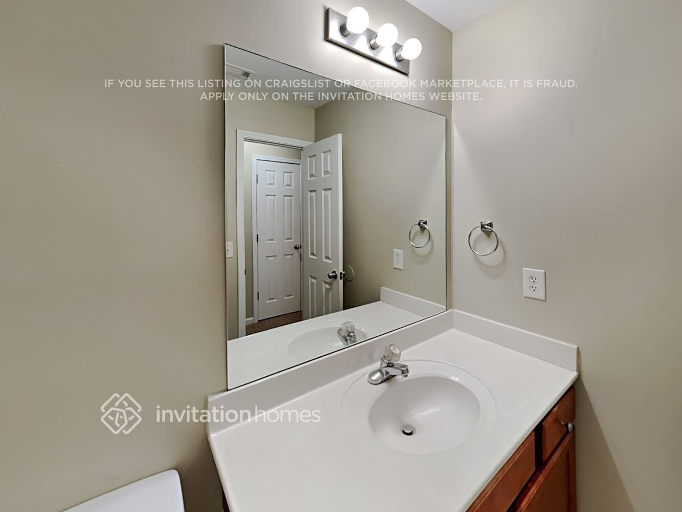 Building Photo - 1392 Summer Hill Ct