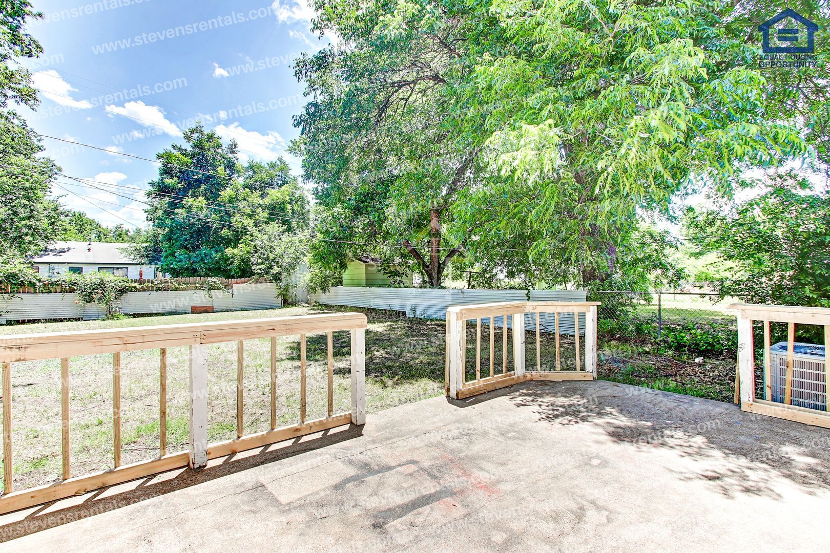 Building Photo - 1210 NW Irwin Ave