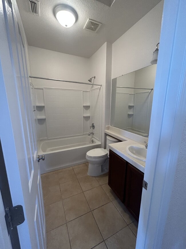 Building Photo - Beautiful 2 bd 2 bath Condo in Folsom