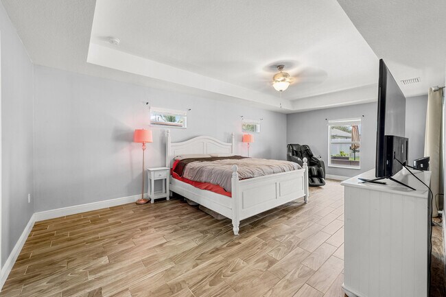 Building Photo - 1280 SW Kalevala Dr