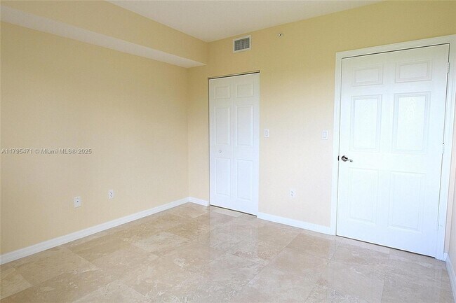 Building Photo - 3530 SW 22nd St