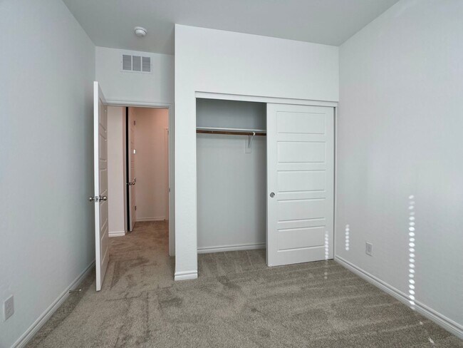 Building Photo - LOVELY TOWNHOUSE FOR RENT - GATED 3 BED 3 ...
