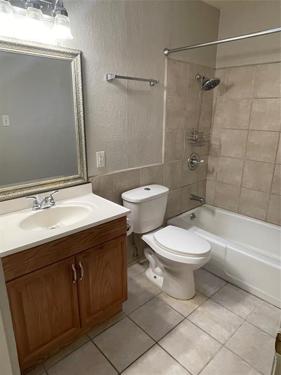 Building Photo - 2304 Barton Village Cir
