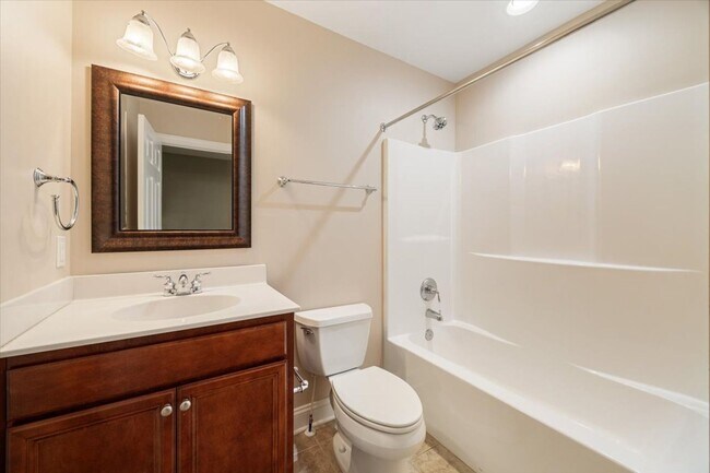 Building Photo - 1938 Tudor Court