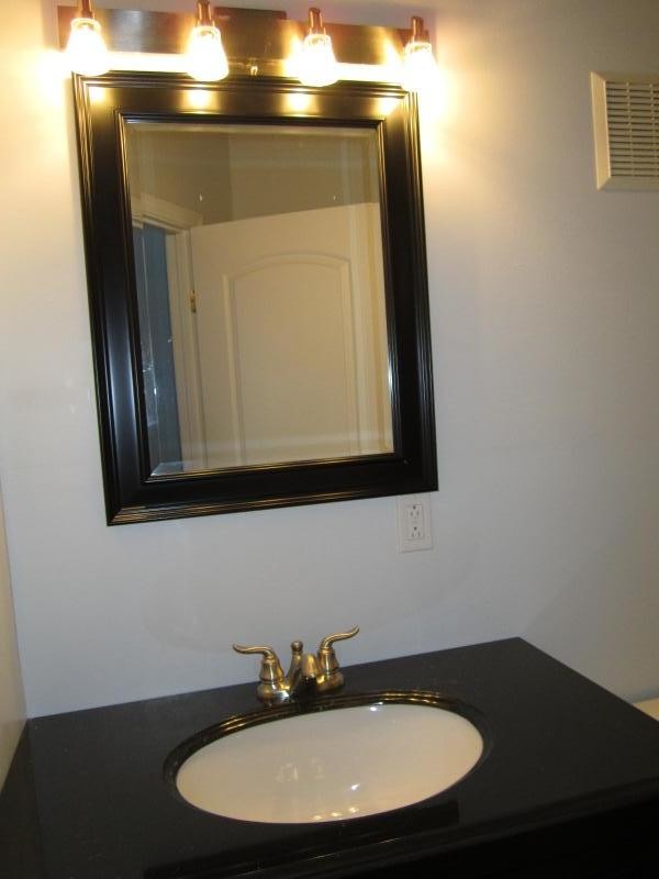 Building Photo - 17 Bow St