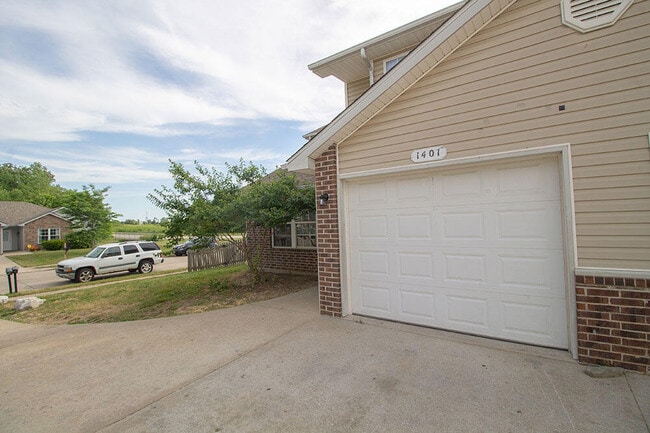 Building Photo - 1401 Bodie Dr