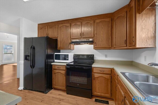 Building Photo - 104 Lindsey Ln