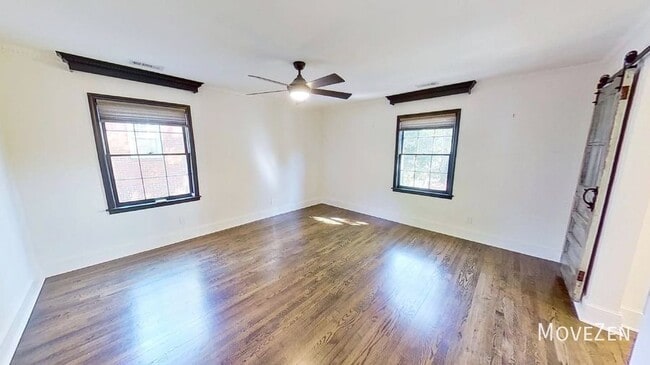 Building Photo - 1704 Dearmon Dr