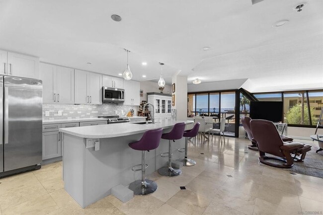 Building Photo - 230 W Laurel St