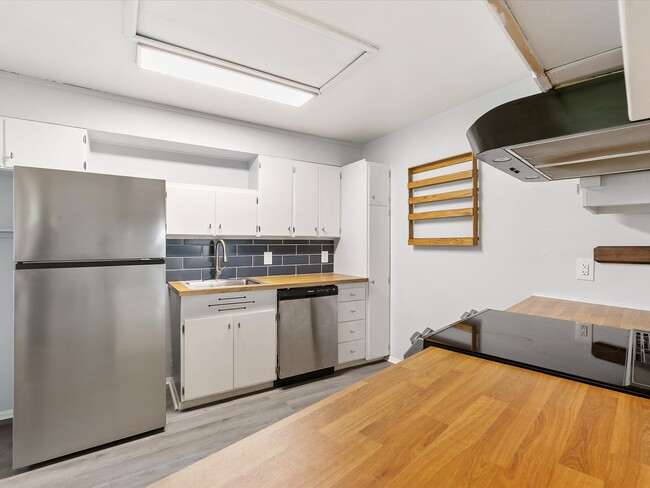 Building Photo - 1708 Probasco Way