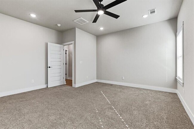 Building Photo - 7005 SW High Meadow Blvd