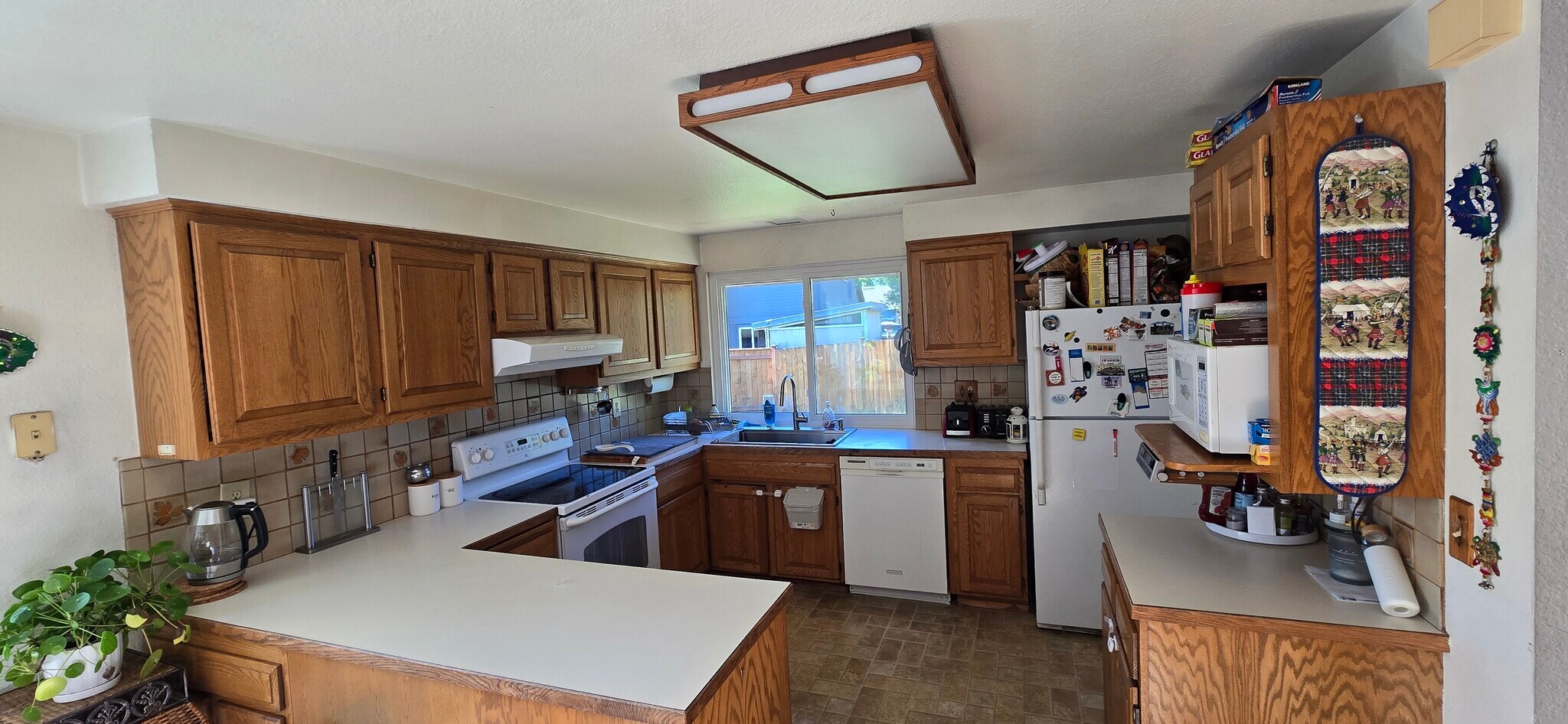 Kitchen - 14209 NE 63rd Ct