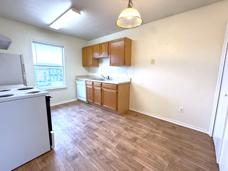 Building Photo - 1108 Horizon Dr