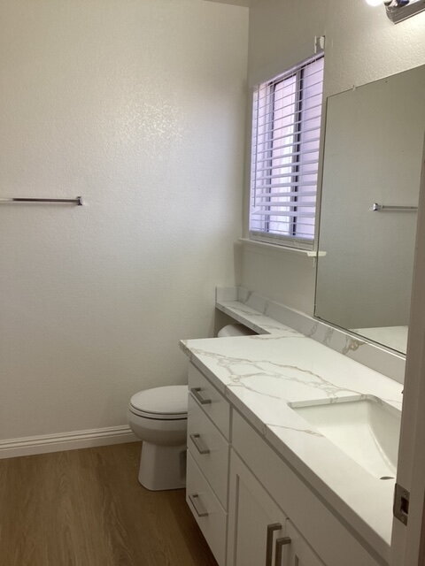 Building Photo - "Charming 2-Bed Condo with Cozy Fireplace & Modern Comforts in Lancaster!"