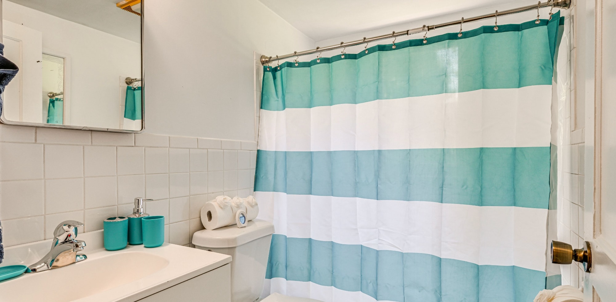 Building Photo - Room in House on Austin Dr