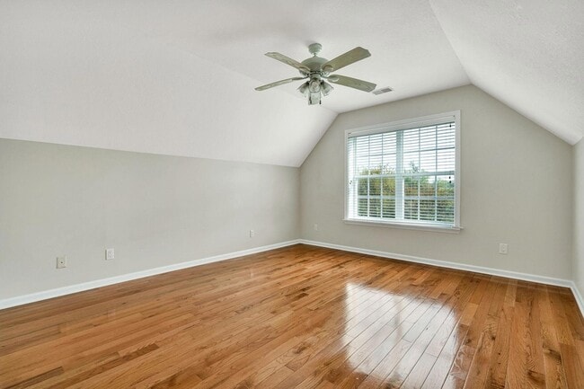 Building Photo - 3064 Igou Crossing Dr