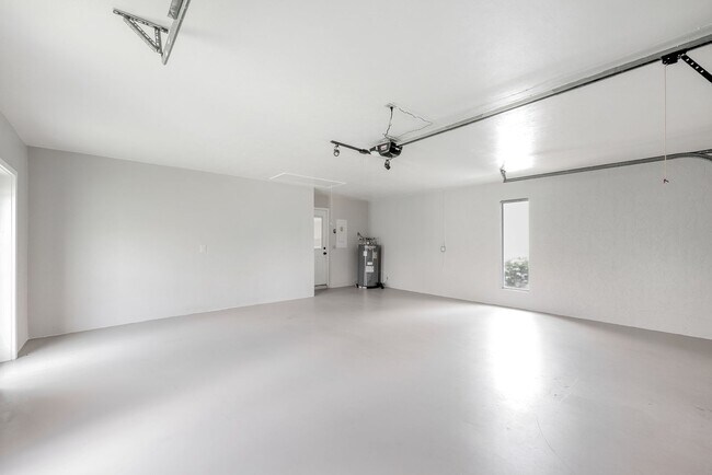 Building Photo - Secluded Annual Rental-  3 Bedroom 2 Bath Pool Home In Spanish Wells