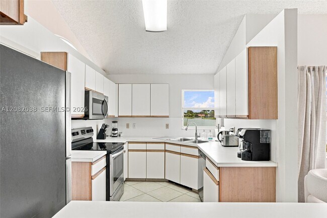 Building Photo - 2873 Oak Park Cir