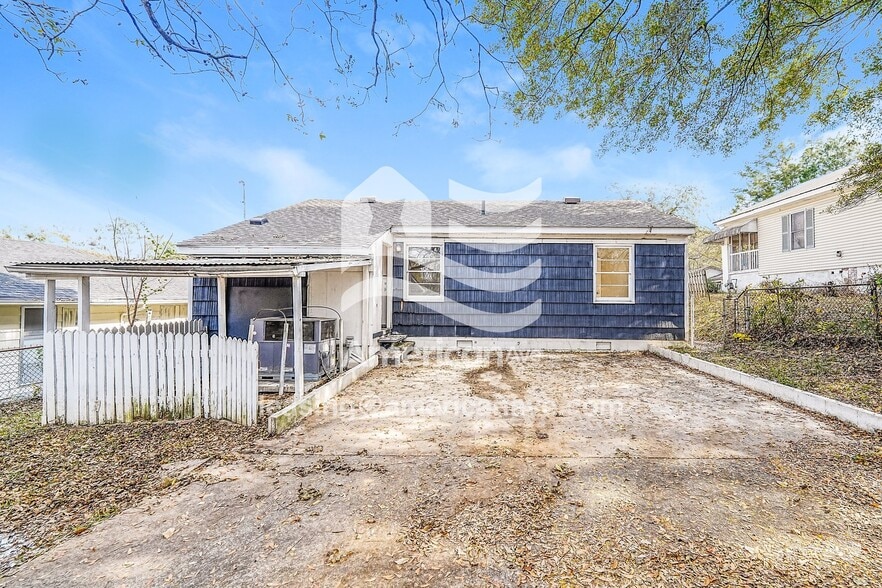 Building Photo - 1248 Forest St