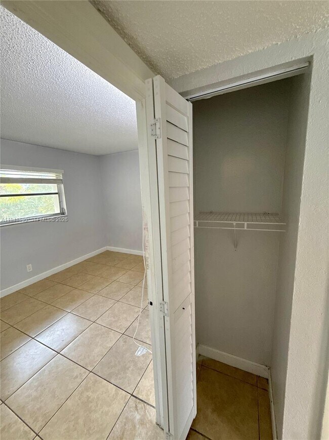 Building Photo - 400 NW 65th Ave