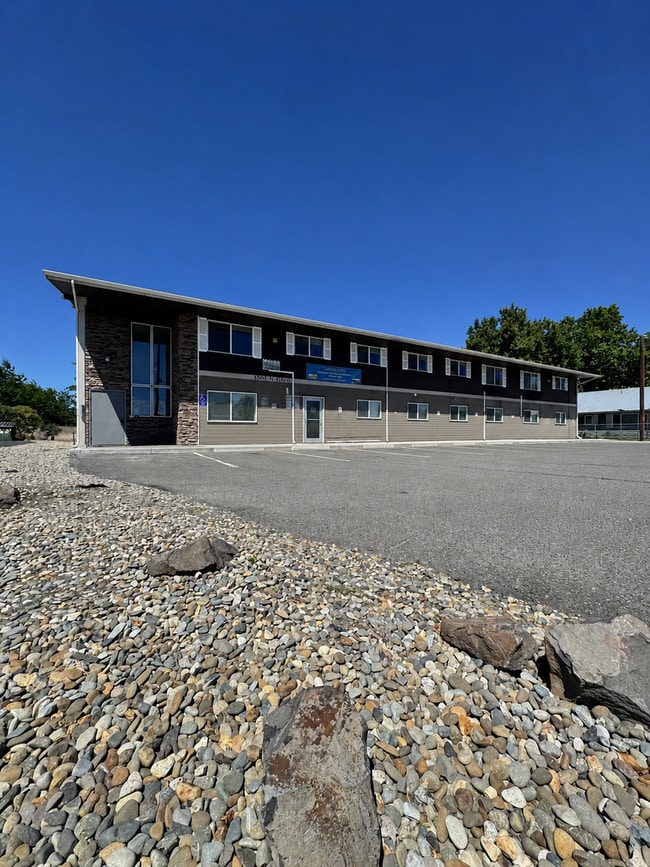 Building Photo - Walk To CWU, Bring The Pets & Enjoy Free WiFi!