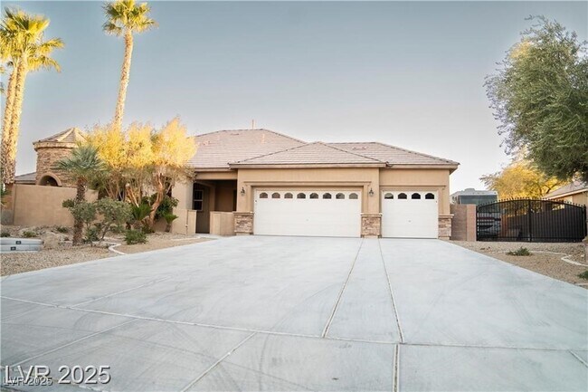 Building Photo - 5527 Breecher Ave
