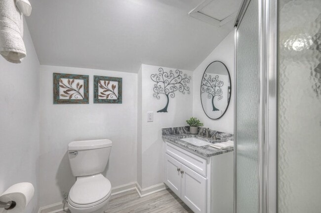 Building Photo - 204 Hogan Ln