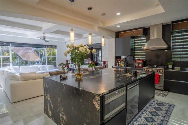 Building Photo - 7875 NW 110th Dr