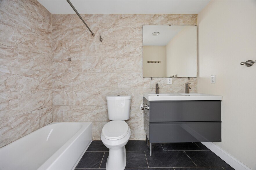 Building Photo - 861 N 20th St