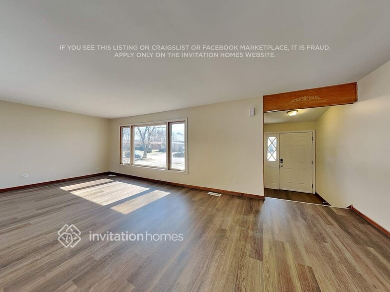 Building Photo - 1035 Iowa St