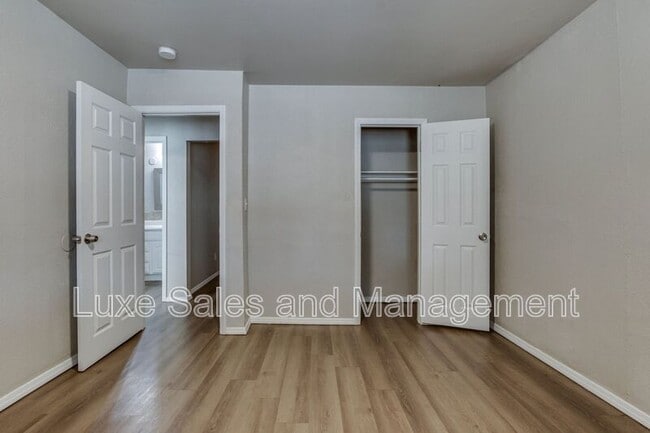 Building Photo - 1005 SW 63rd St